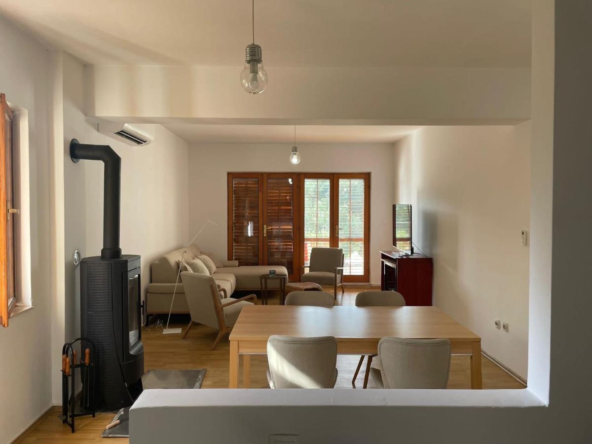 Six Bedroom Holiday Home Matea Ploce  Bagian luar foto