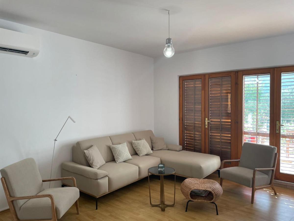 Six Bedroom Holiday Home Matea Ploce  Bagian luar foto