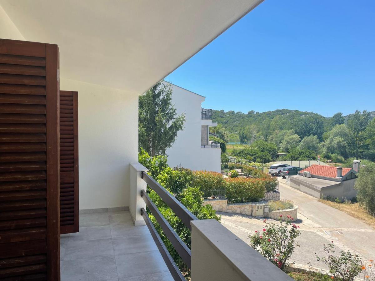 Six Bedroom Holiday Home Matea Ploce  Bagian luar foto