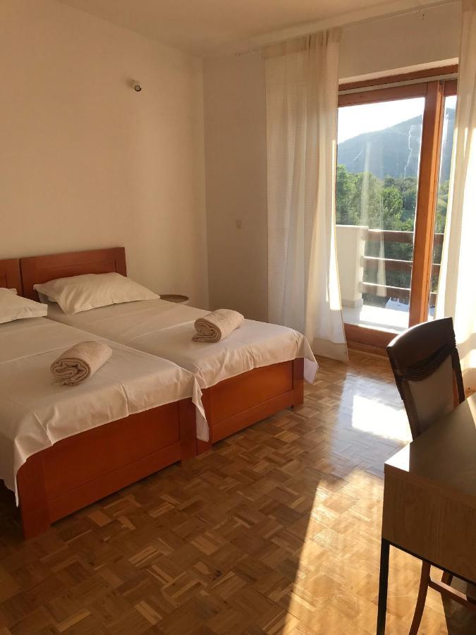 Six Bedroom Holiday Home Matea Ploce  Bagian luar foto