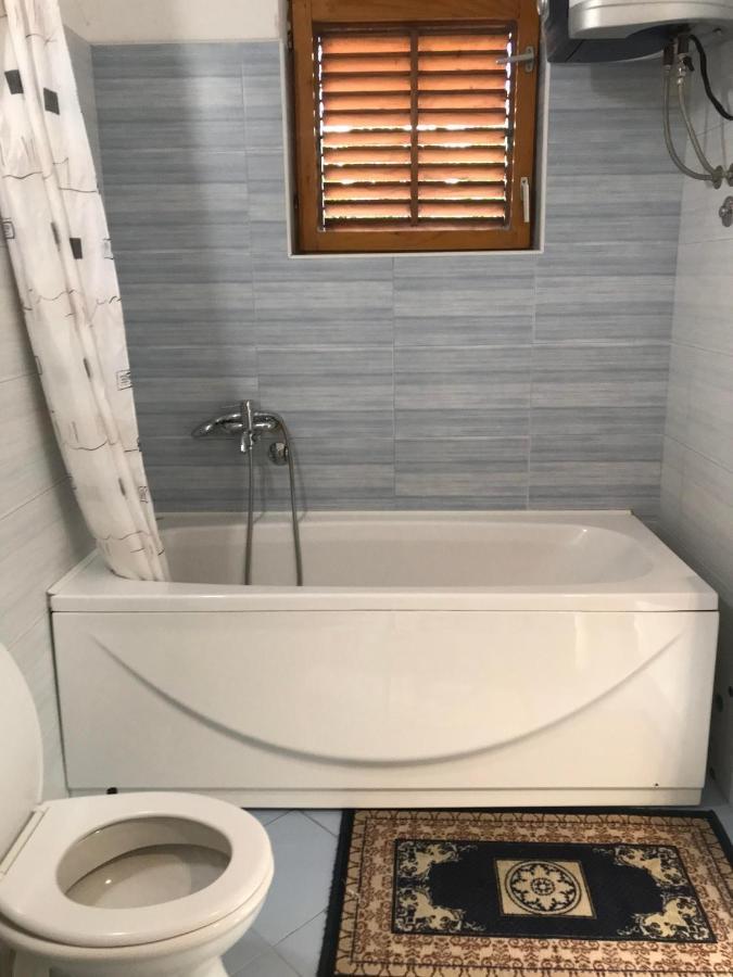 Six Bedroom Holiday Home Matea Ploce  Bagian luar foto