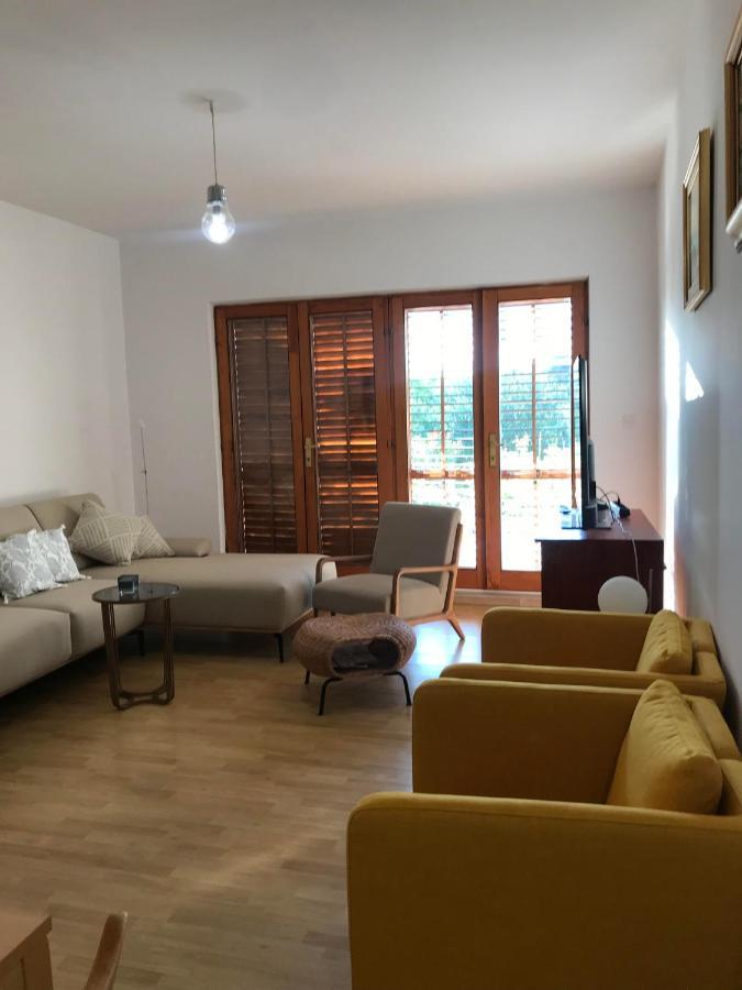 Six Bedroom Holiday Home Matea Ploce  Bagian luar foto