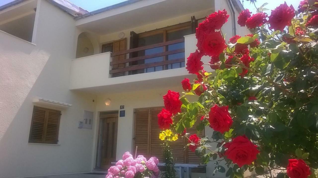 Six Bedroom Holiday Home Matea Ploce  Bagian luar foto